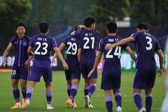 黄蜂必须在10月19日前将阵容精简至15人